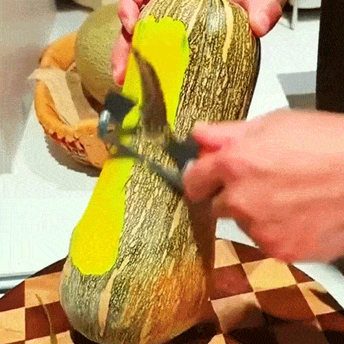 Škrabka pri lúpaní tvrdej tekvice