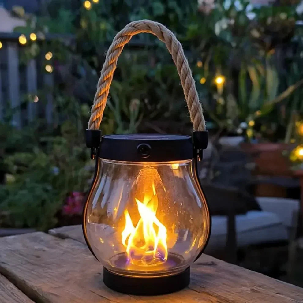 Solárny záhradný lampáš s realistickým efektom plameňa